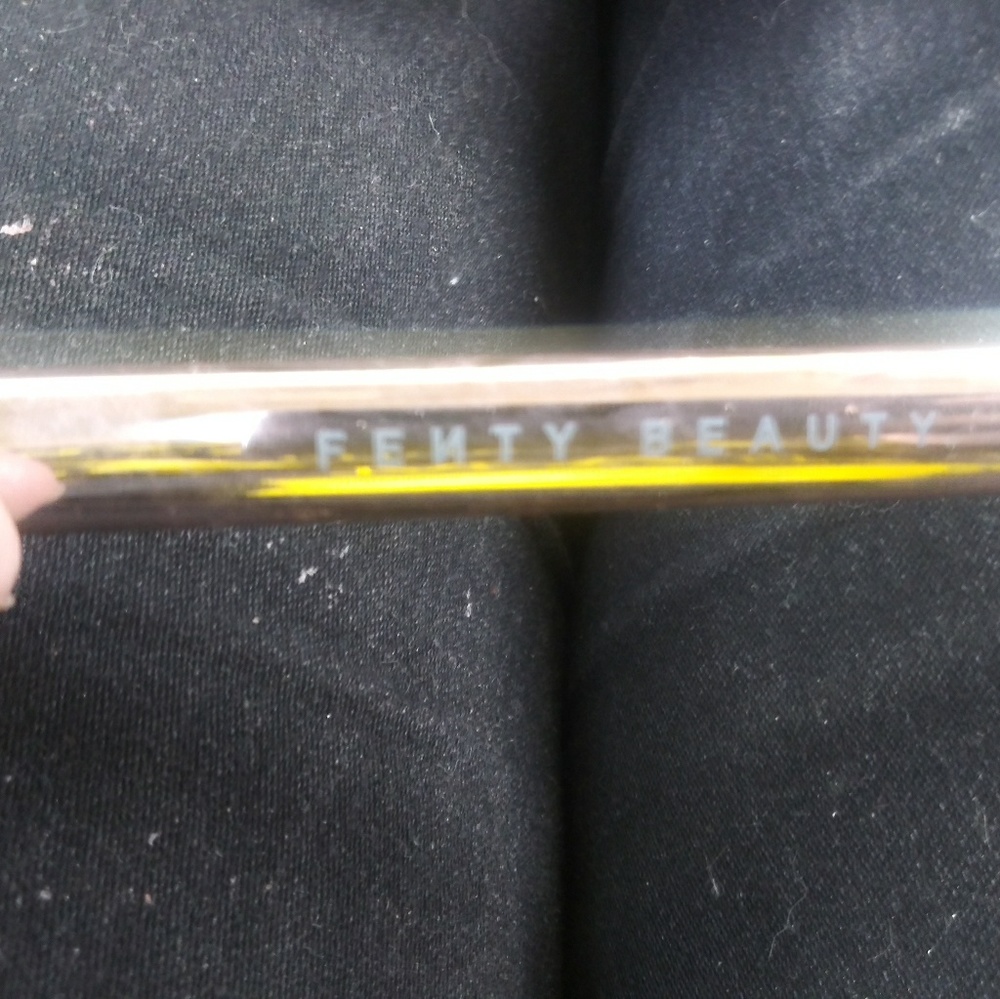 Fenty Beauty fly liner